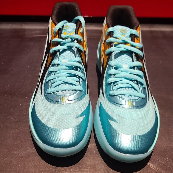 LaMelo ball shoes - Picture 2 of 10